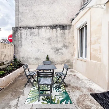 Echoppe Typique Avec Terrasse Ferienhaus Talence