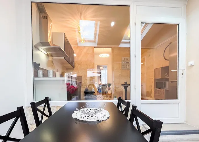 Feriehus Echoppe Typique Avec Terrasse Talence